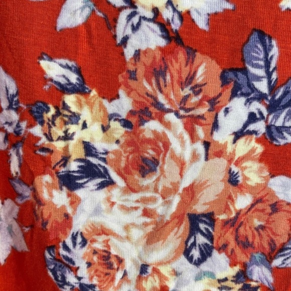 Floral Cold-Shoulder Tank - Picture 5 of 8